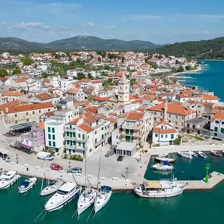 Bepino Terasa&parking Appartamento Pirovac