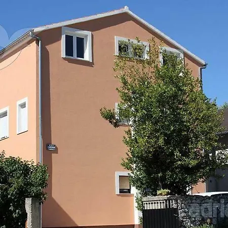 Bepino Terasa&parking * Pirovac