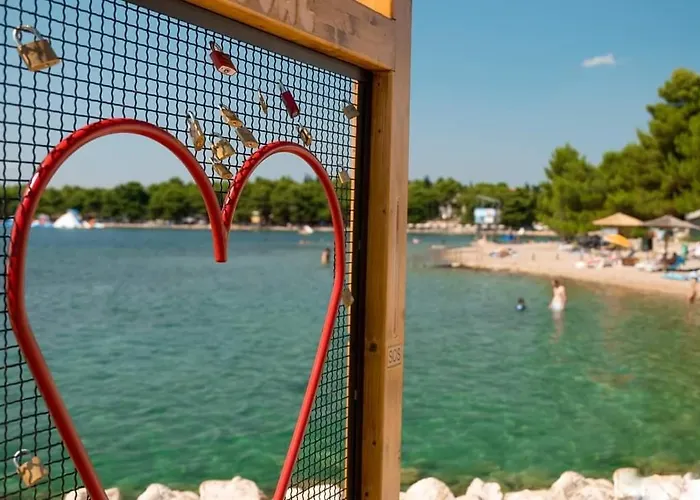 Bepino Terasa&parking Appartement Pirovac