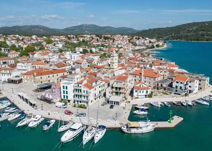 Bepino Terasa&parking Appartement Pirovac