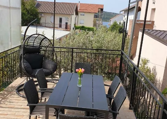 Bepino Terasa&parking * Pirovac