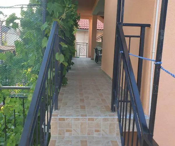 Bepino Terasa&parking Appartement Pirovac