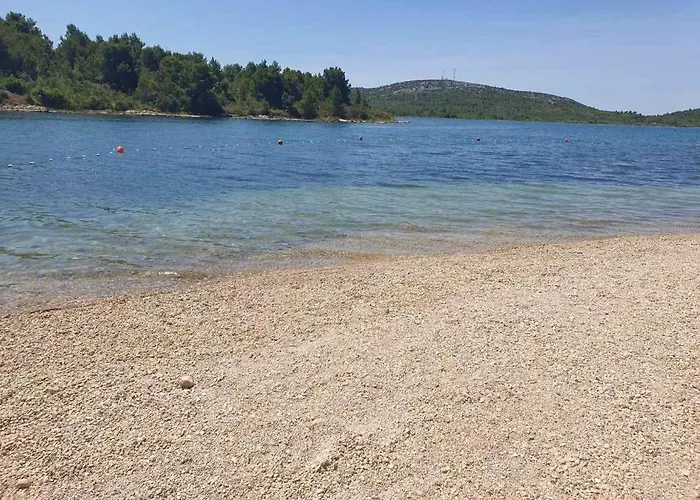 Bepino Terasa&parking * Pirovac