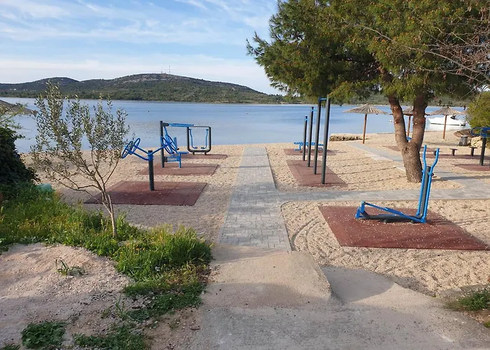 Bepino Terasa&parking