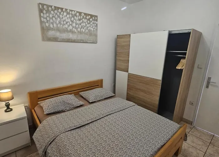 Bepino Terasa&parking